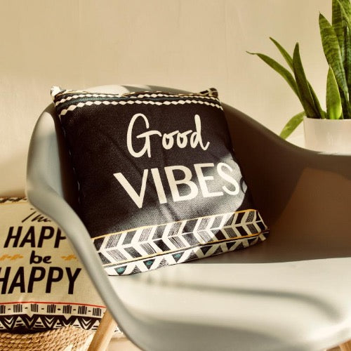 coussin deco good vibes