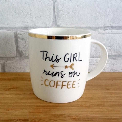 Café tasse mug this girl runs on coffee